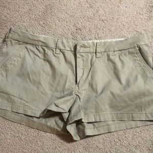 Khaki shorts like new